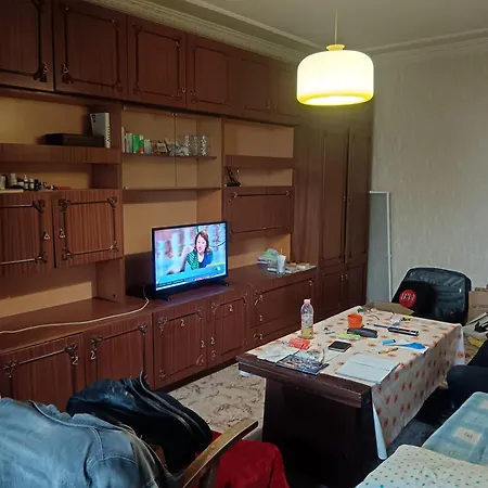 максимум 3-ма, до спирка, кауфланд и лидл Apartmán